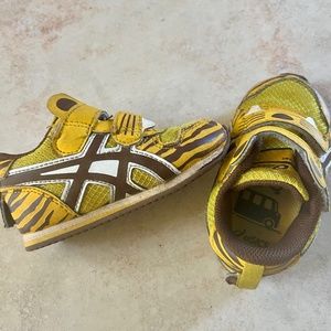 Tiger Stripped Baby ASICS, great for walkers